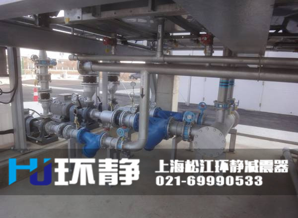 <a href=http://www.003572.cn/products/xiangjiaojietou/danqiu target=_blank class=infotextkey>單球體<a href=http://www.003572.cn target=_blank class=infotextkey>橡膠接頭</a></a>運(yùn)行車間